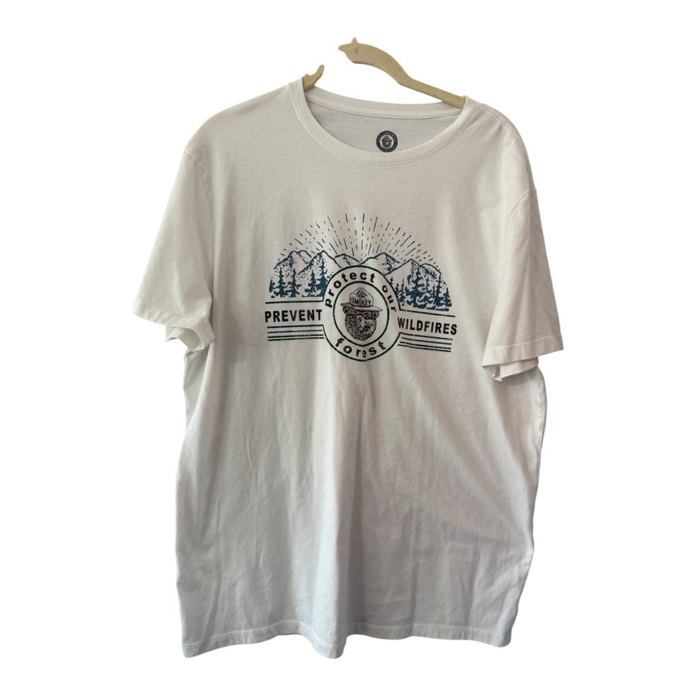 Smokey the Bear White Graphic Tee in Men’s Size L